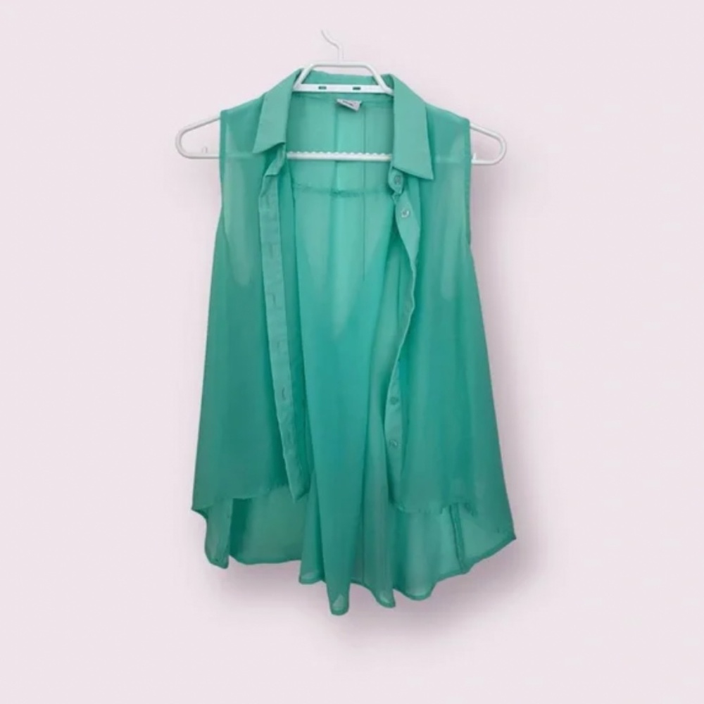 Sleeveless Teal Blouse
